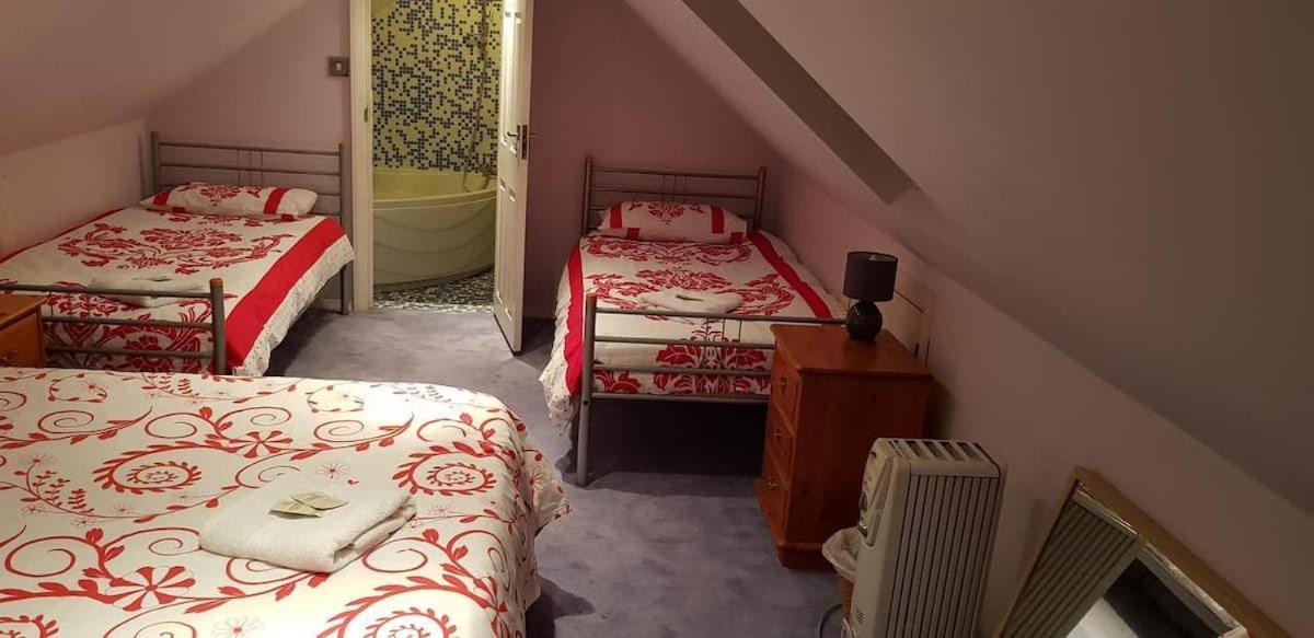 Oyo Guest House Ellipse Whetstone Zewnętrze zdjęcie
