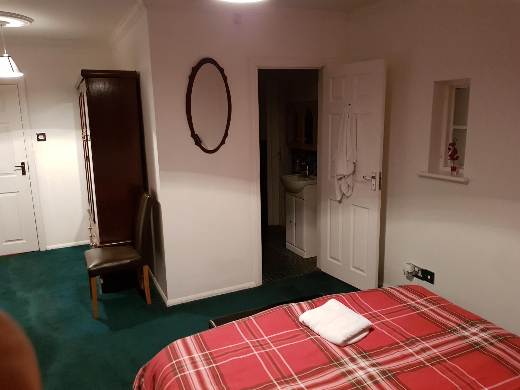 Oyo Guest House Ellipse Whetstone Zewnętrze zdjęcie