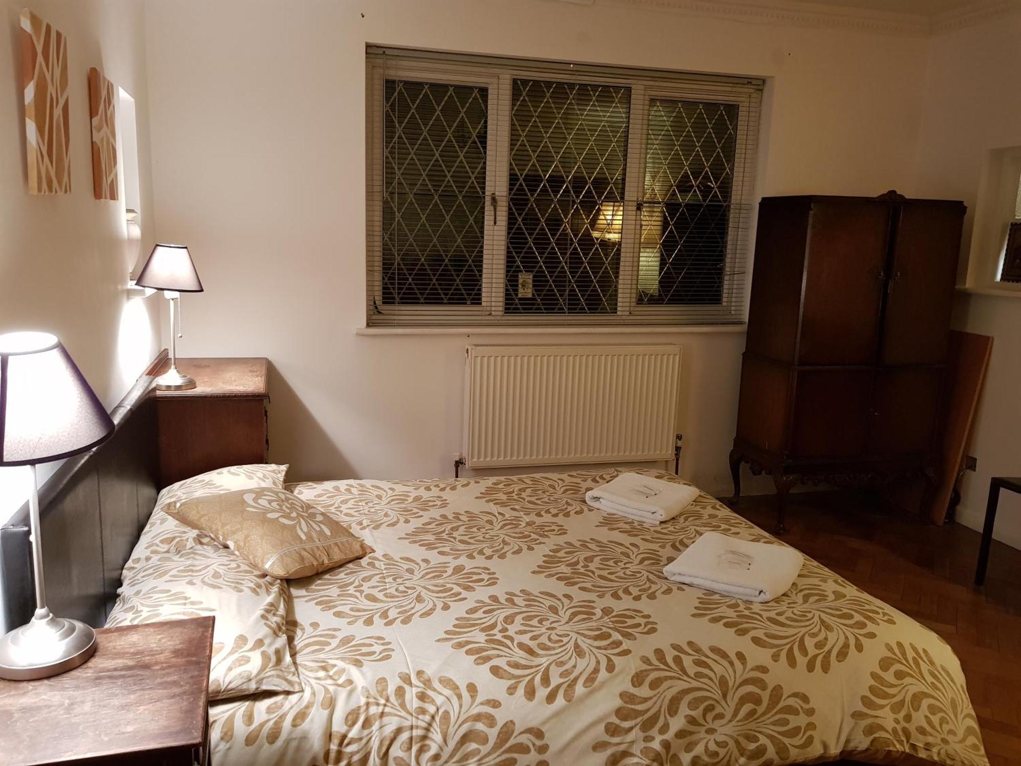 Oyo Guest House Ellipse Whetstone Zewnętrze zdjęcie