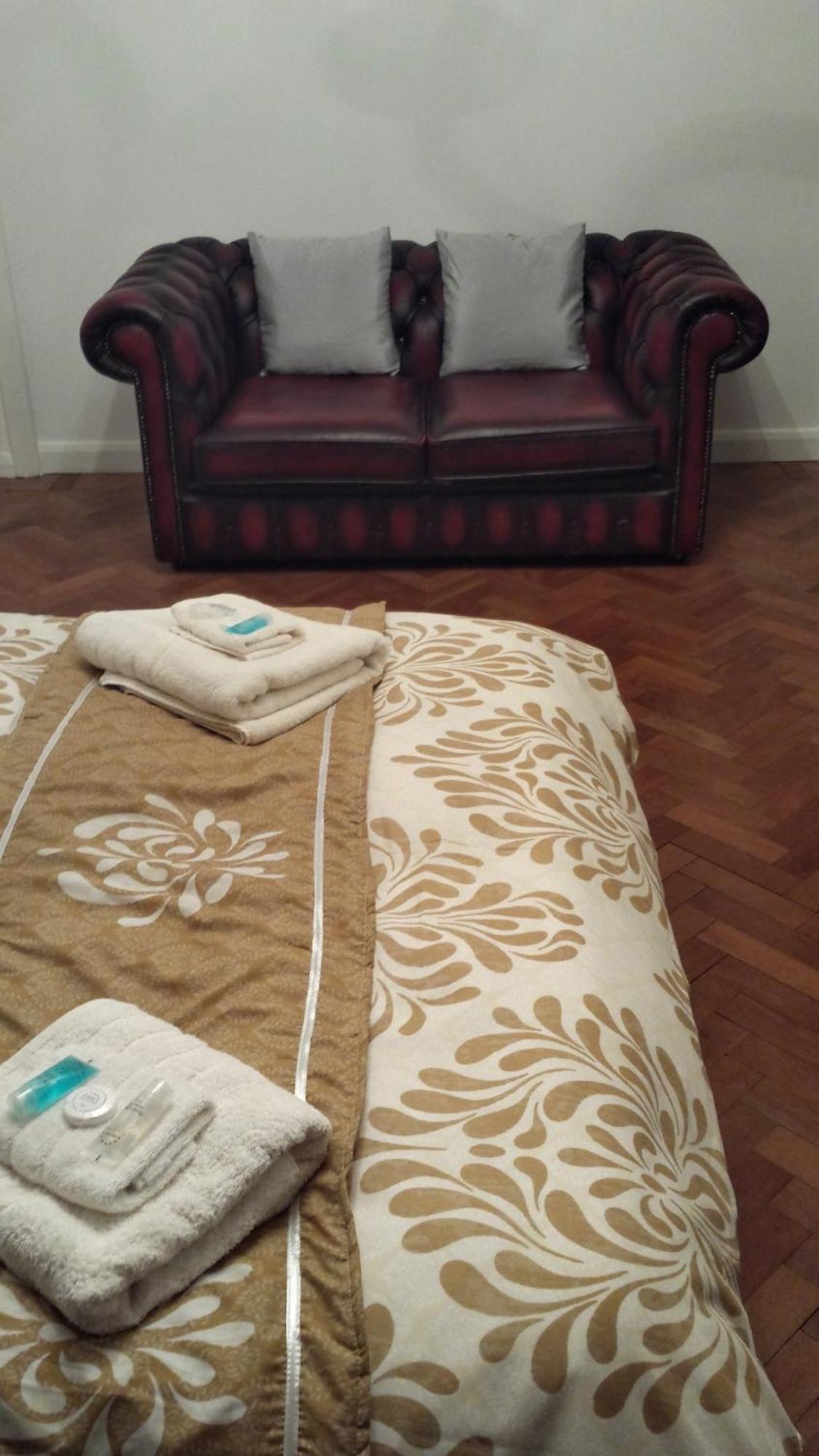 Oyo Guest House Ellipse Whetstone Zewnętrze zdjęcie